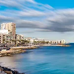 Апартаменты Sea View Kuxury Торевьиа