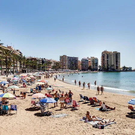 Sea View Kuxury شقة *